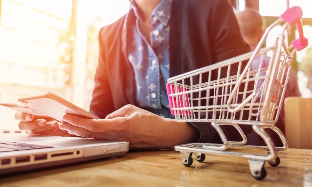 Peak Performance E-shop: Speed Optimization & Uninterrupted Availability